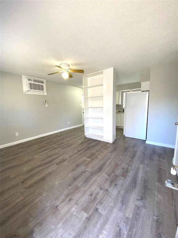 404 Swanee DR B, Austin, TX 78752