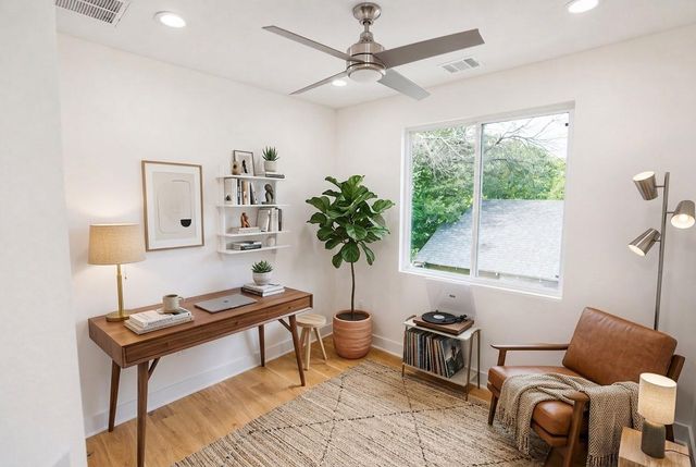 1123 Omega Ave 1, Austin, TX 78721