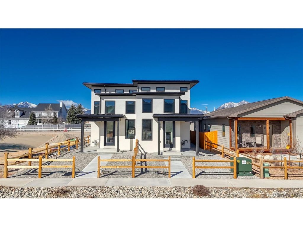 136 Mesa View Ln B, Salida, CO 81201