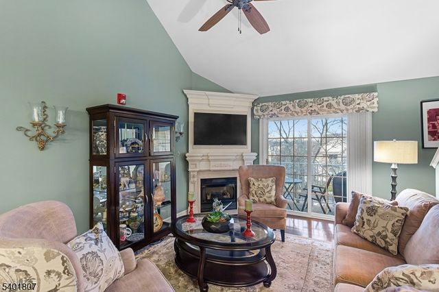 158 Barrister Dr 158, Butler Boro, NJ 07405