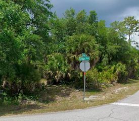 17212 URBAN AVENUE, Port Charlotte, FL 33954