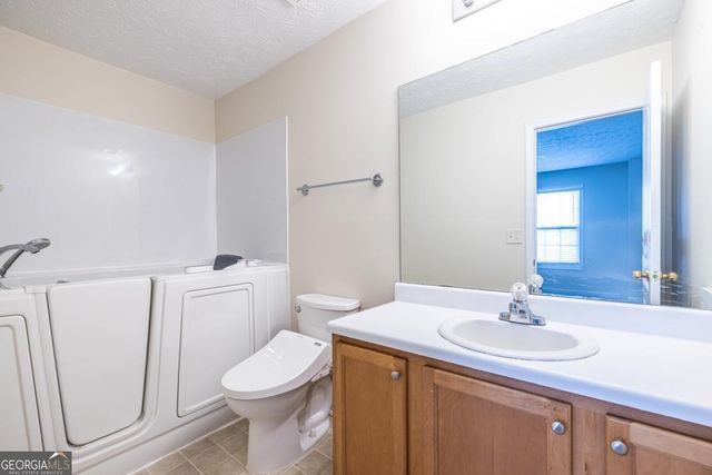 1476 Ashley Way, East Point, GA 30344