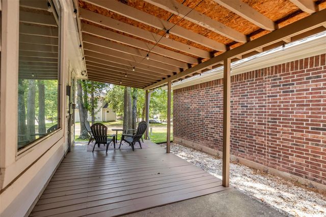2919 Whitman Drive, Montgomery, TX 77356