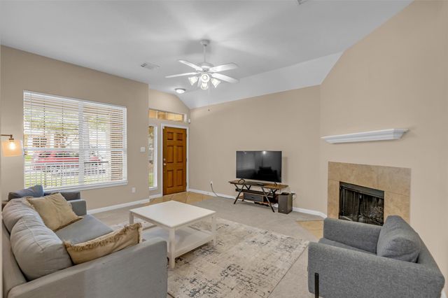 2919 Whitman Drive, Montgomery, TX 77356
