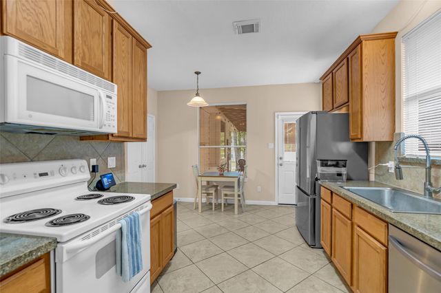 2919 Whitman Drive, Montgomery, TX 77356