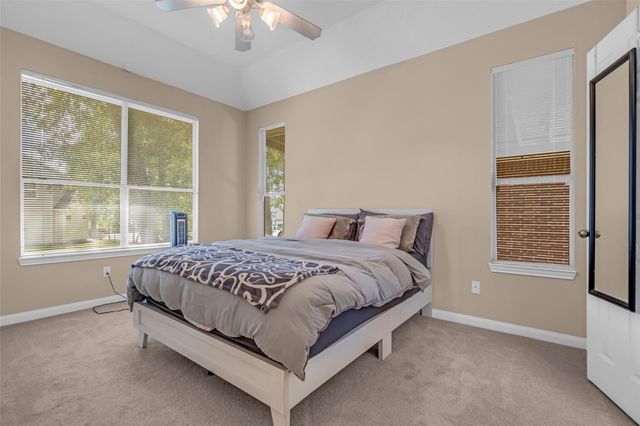 2919 Whitman Drive, Montgomery, TX 77356