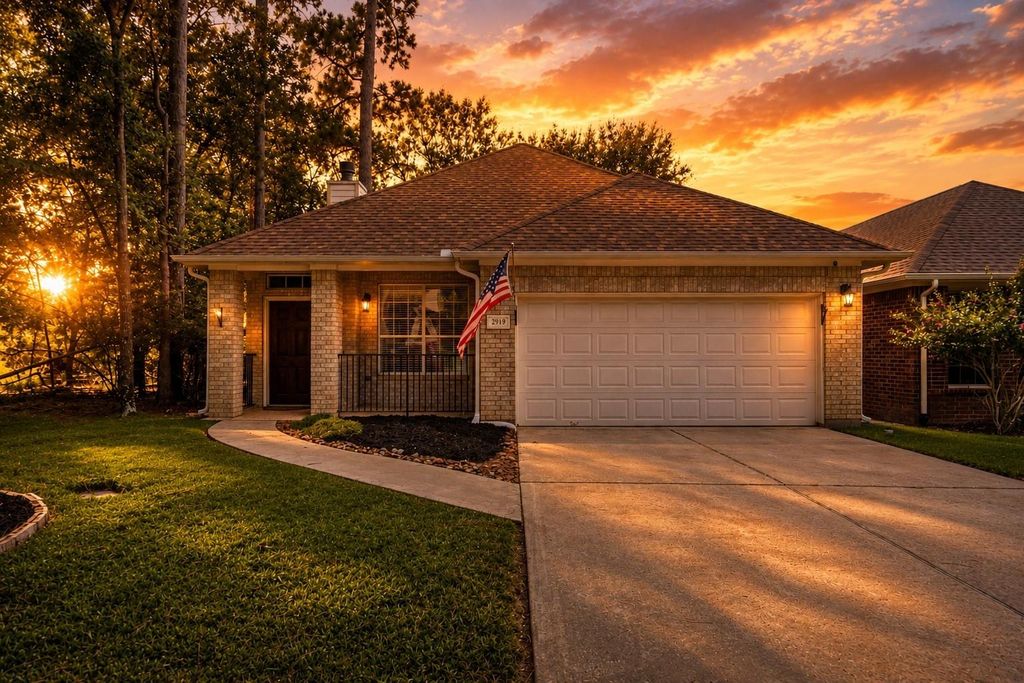 2919 Whitman Drive, Montgomery, TX 77356