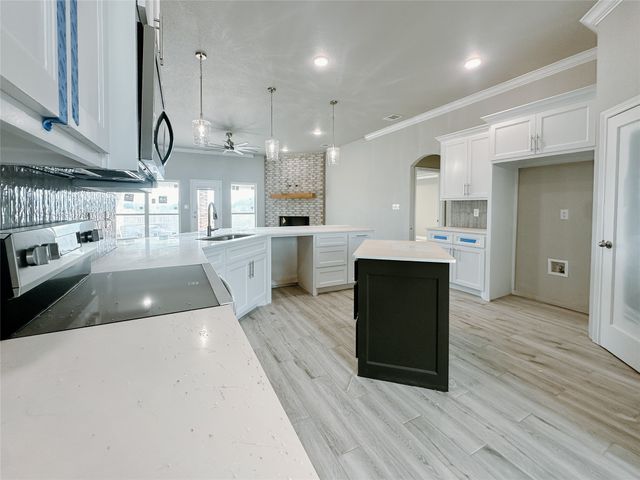 1341 Promised Land Road, Hewitt, TX 76643