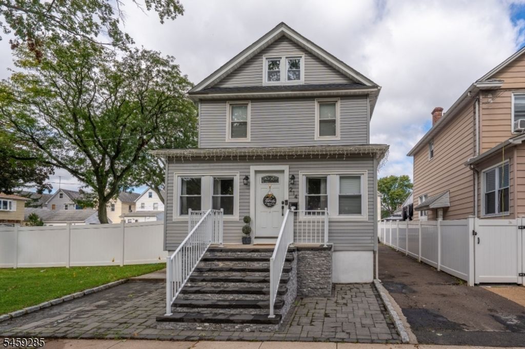 214 W 17Th St, Linden City, NJ 07036 — exterior