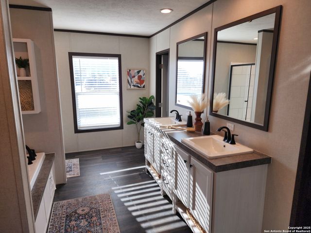 4917 Bronco Way, San Marcos, TX 78666