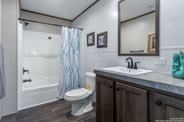 4917 Bronco Way, San Marcos, TX 78666
