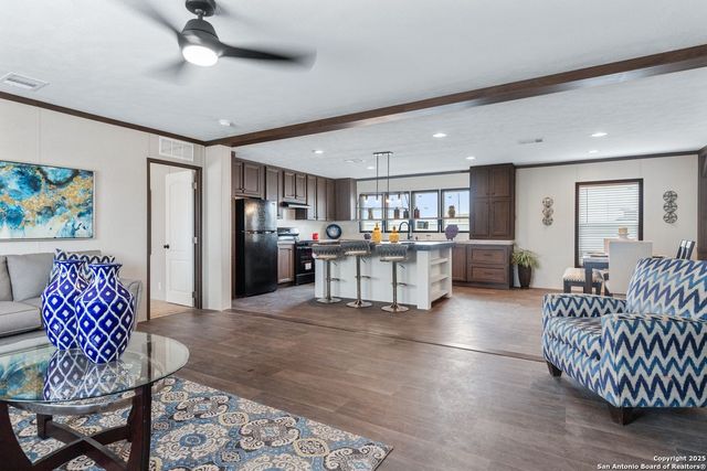 4917 Bronco Way, San Marcos, TX 78666