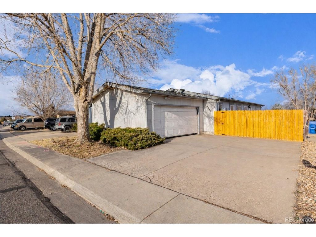 9088 Fontaine St, Denver, CO 80260