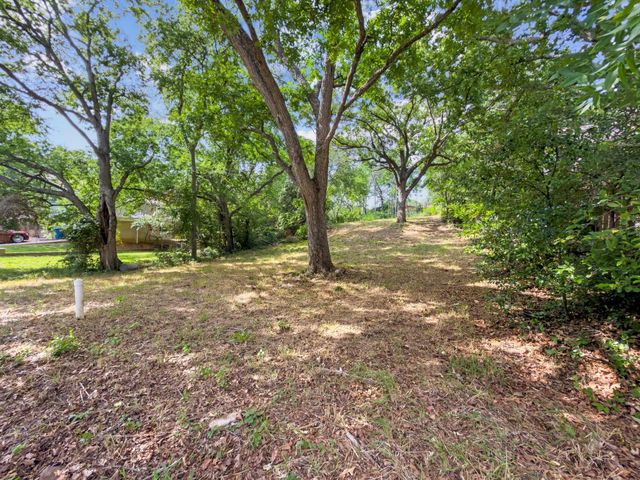 1213 W Texas Street, Denison, TX 75020