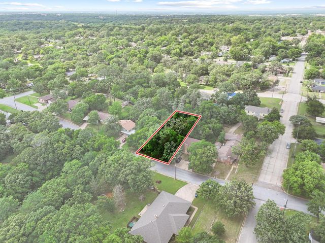 1213 W Texas Street, Denison, TX 75020