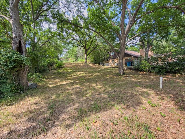 1213 W Texas Street, Denison, TX 75020