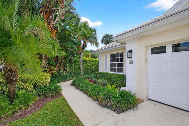 31 Windsor Lane, Palm Beach Gardens, FL 33418