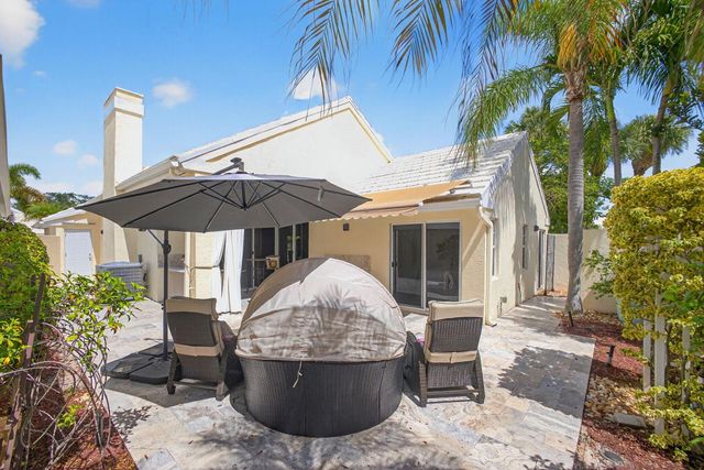 31 Windsor Lane, Palm Beach Gardens, FL 33418