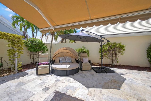 31 Windsor Lane, Palm Beach Gardens, FL 33418