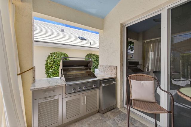 31 Windsor Lane, Palm Beach Gardens, FL 33418