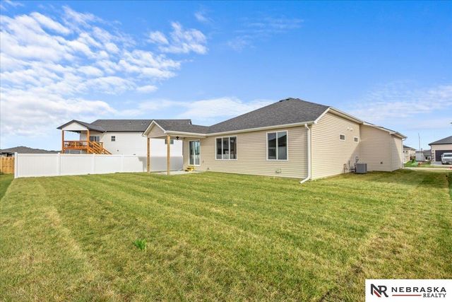 7821 Ephraem Lane, Lincoln, NE 68516