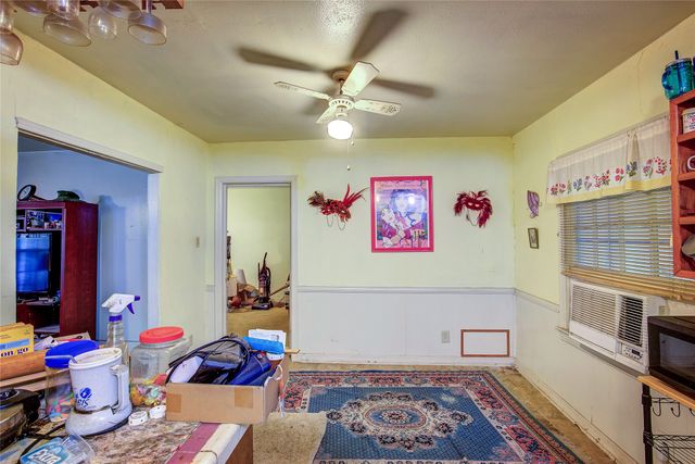 1425 W Walnut Street, Garland, TX 75042