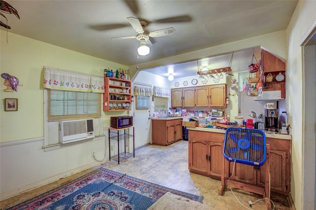 1425 W Walnut Street, Garland, TX 75042