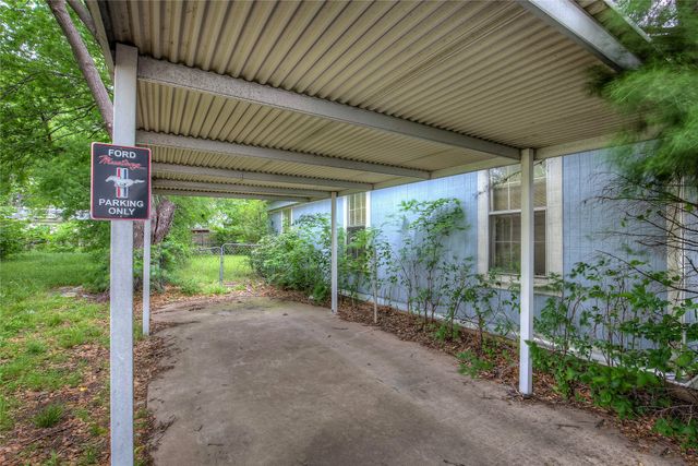 1425 W Walnut Street, Garland, TX 75042