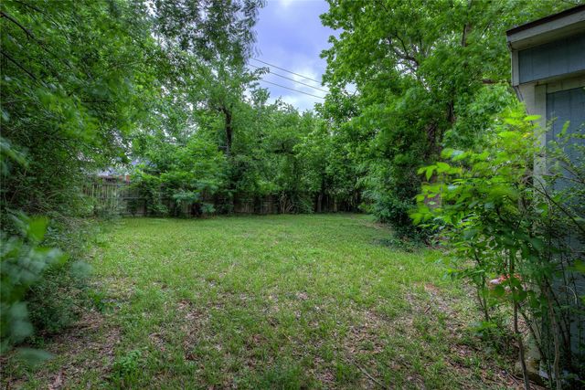 1425 W Walnut Street, Garland, TX 75042