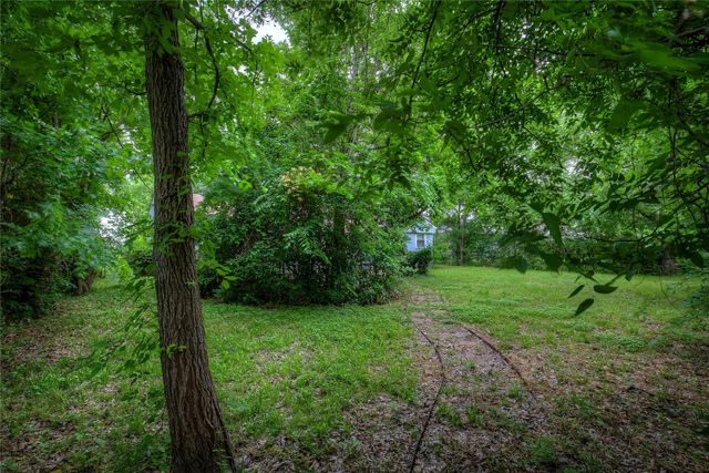1425 W Walnut Street, Garland, TX 75042