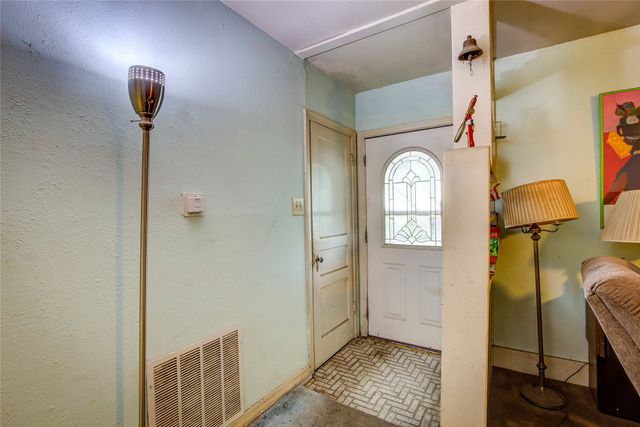 1425 W Walnut Street, Garland, TX 75042