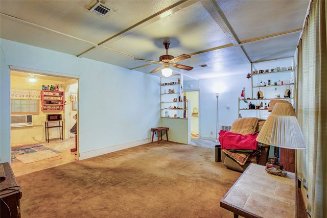 1425 W Walnut Street, Garland, TX 75042