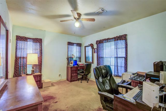 1425 W Walnut Street, Garland, TX 75042