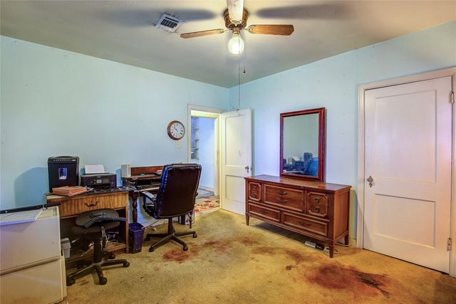 1425 W Walnut Street, Garland, TX 75042