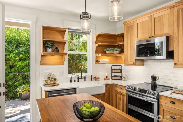 9417 NE 128th Street, Kirkland, WA 98034