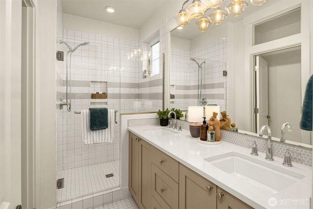 9417 NE 128th Street, Kirkland, WA 98034