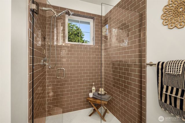 9417 NE 128th Street, Kirkland, WA 98034