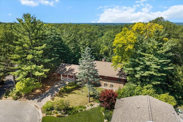 3365 Wildridge Drive NE, Grand Rapids, MI 49525