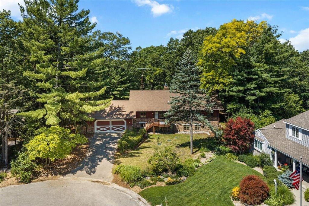 3365 Wildridge Drive NE, Grand Rapids, MI 49525