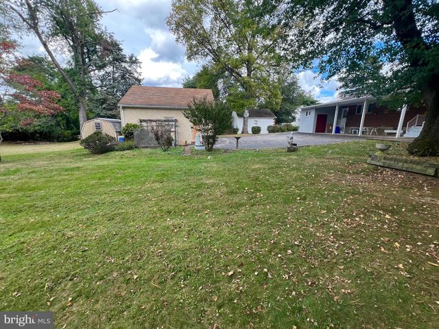 2923 WALTON RD, Plymouth Meeting, PA 19462