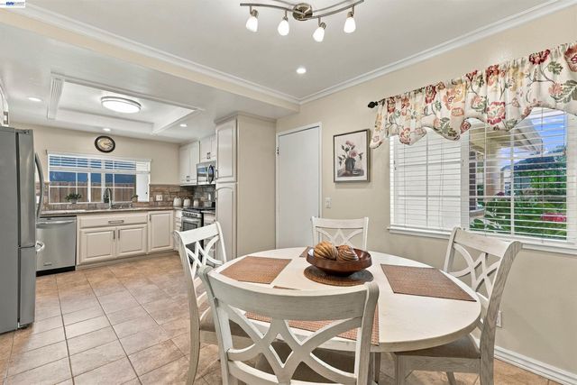 8657 Davona Dr, Dublin, CA 94568