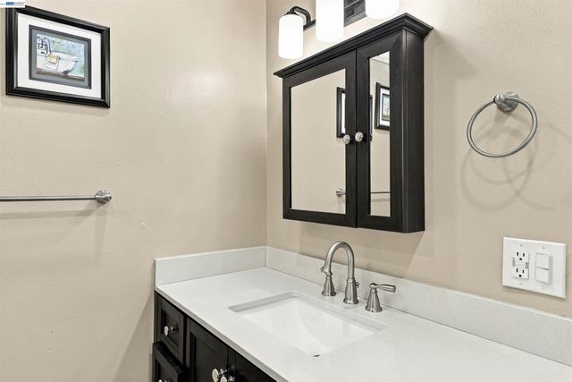 8657 Davona Dr, Dublin, CA 94568