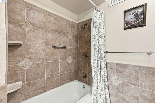 8657 Davona Dr, Dublin, CA 94568