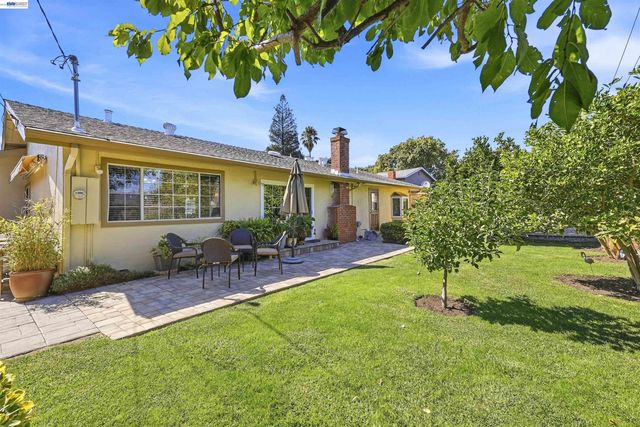 8657 Davona Dr, Dublin, CA 94568