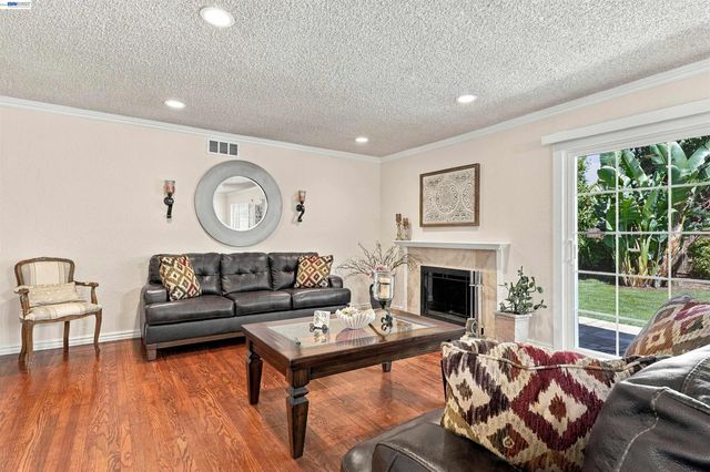 8657 Davona Dr, Dublin, CA 94568