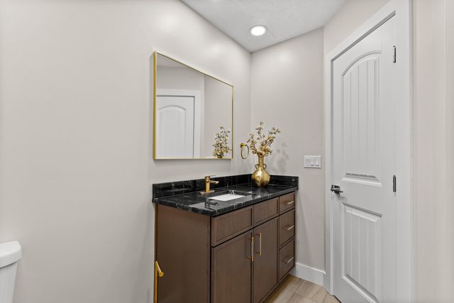 4081 E Kingsbury Street, Springfield, MO 65809