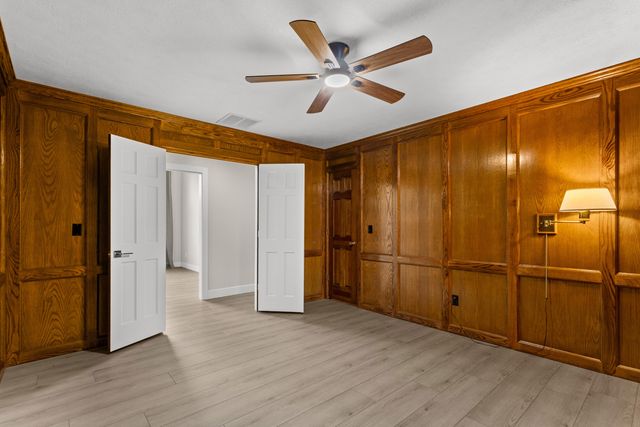 4081 E Kingsbury Street, Springfield, MO 65809