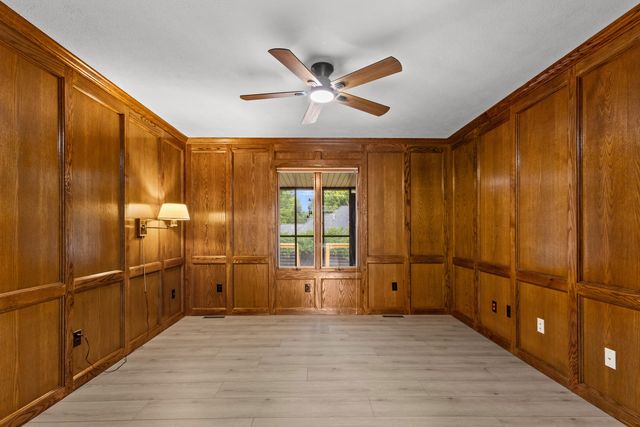 4081 E Kingsbury Street, Springfield, MO 65809