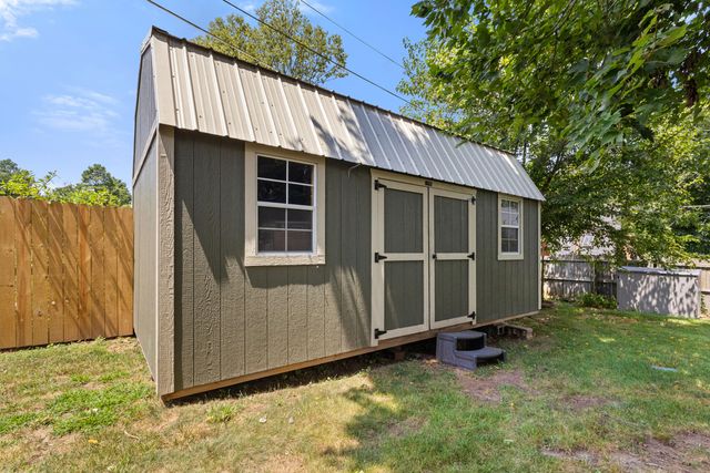 4081 E Kingsbury Street, Springfield, MO 65809