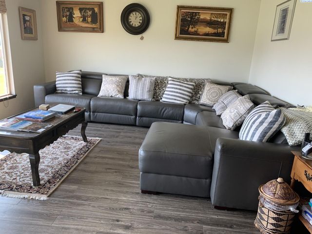 7802 Hicks Road, Grandview, WA 98930